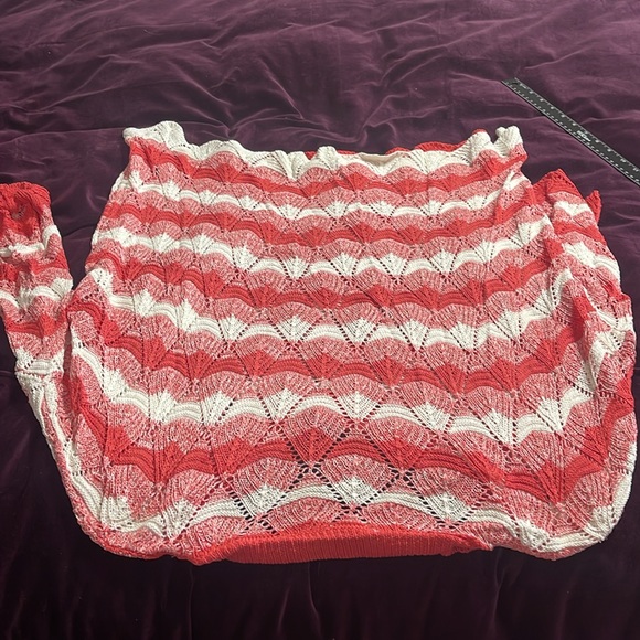 Easel V neck sweater lightweight muted red/white bell sleeve. sz Small - Picture 5 of 8